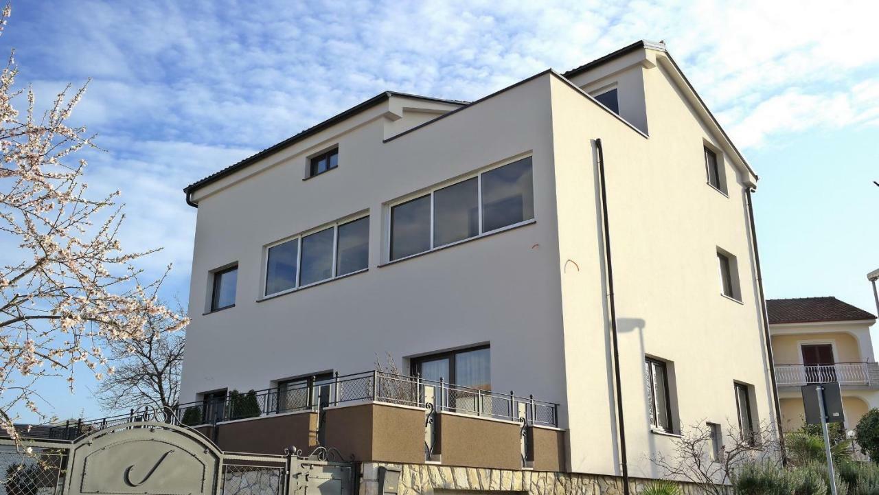Apartment Ruzmarin Porat Luaran gambar